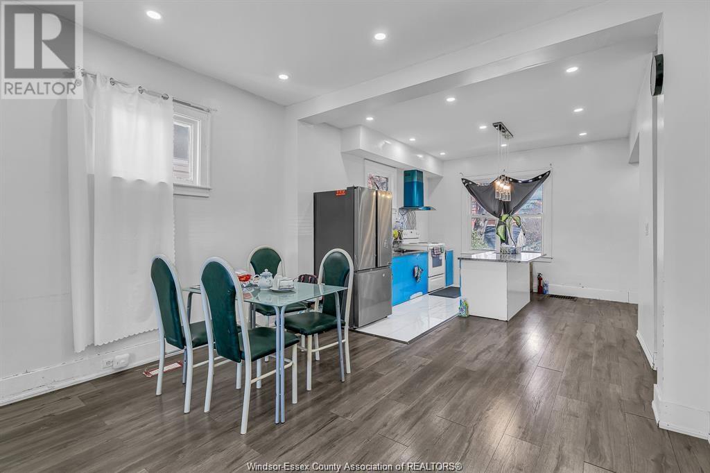 Photo 3 of 1024 Windsor Avenue, Windsor ON