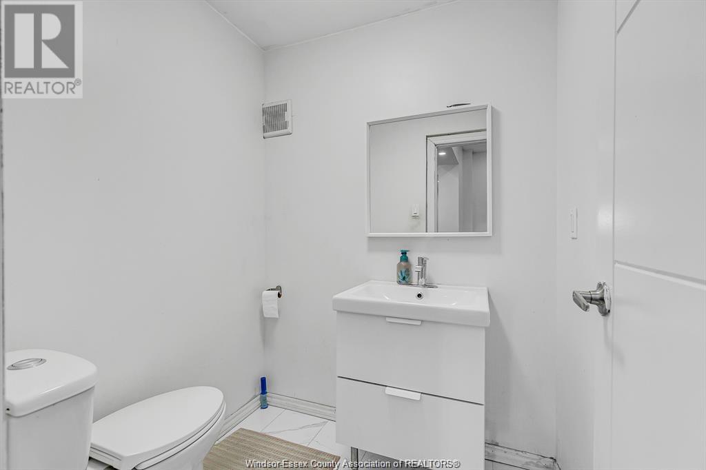 Photo 7 of 1024 Windsor Avenue, Windsor ON