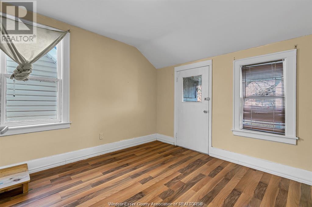 Photo 8 of 1024 Windsor Avenue, Windsor ON