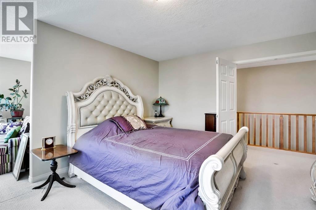 Single Family House for Sale in  Elmont Mews SW Springbank Hill Calgary 