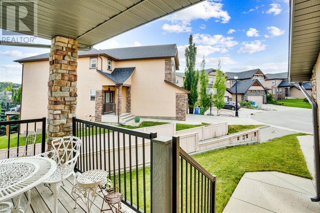 Single Family House for Sale in  Elmont Mews SW Springbank Hill Calgary 