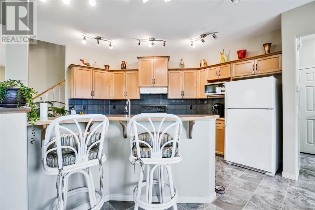 Single Family House for Sale in  Elmont Mews SW Springbank Hill Calgary 
