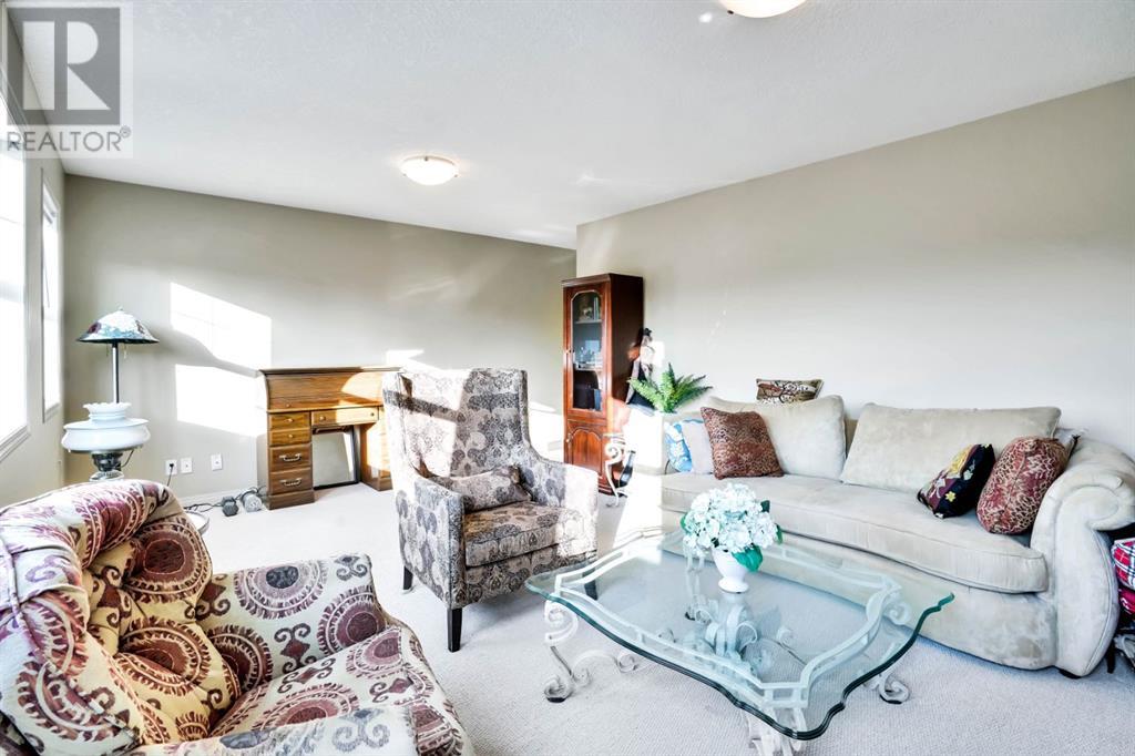 Single Family House for Sale in  Elmont Mews SW Springbank Hill Calgary 