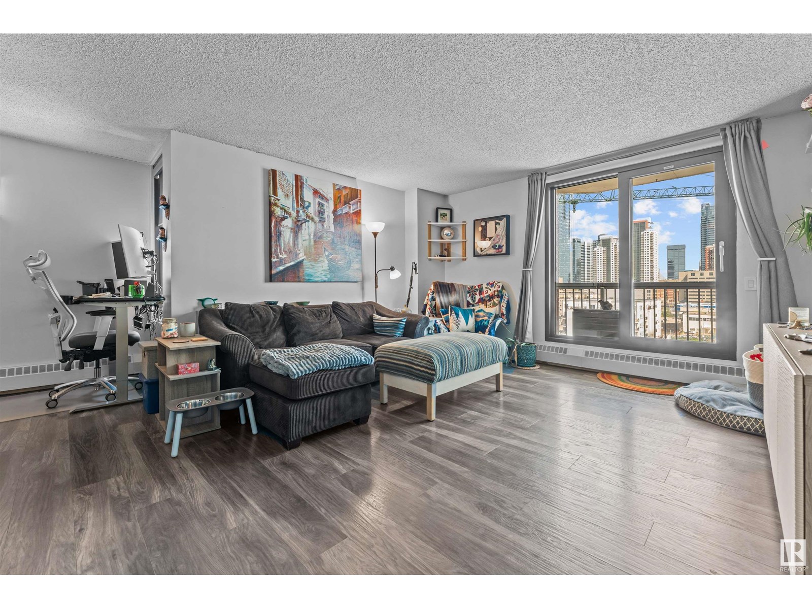 Photo 9 of 901 10145 109 St Nw, Edmonton AB