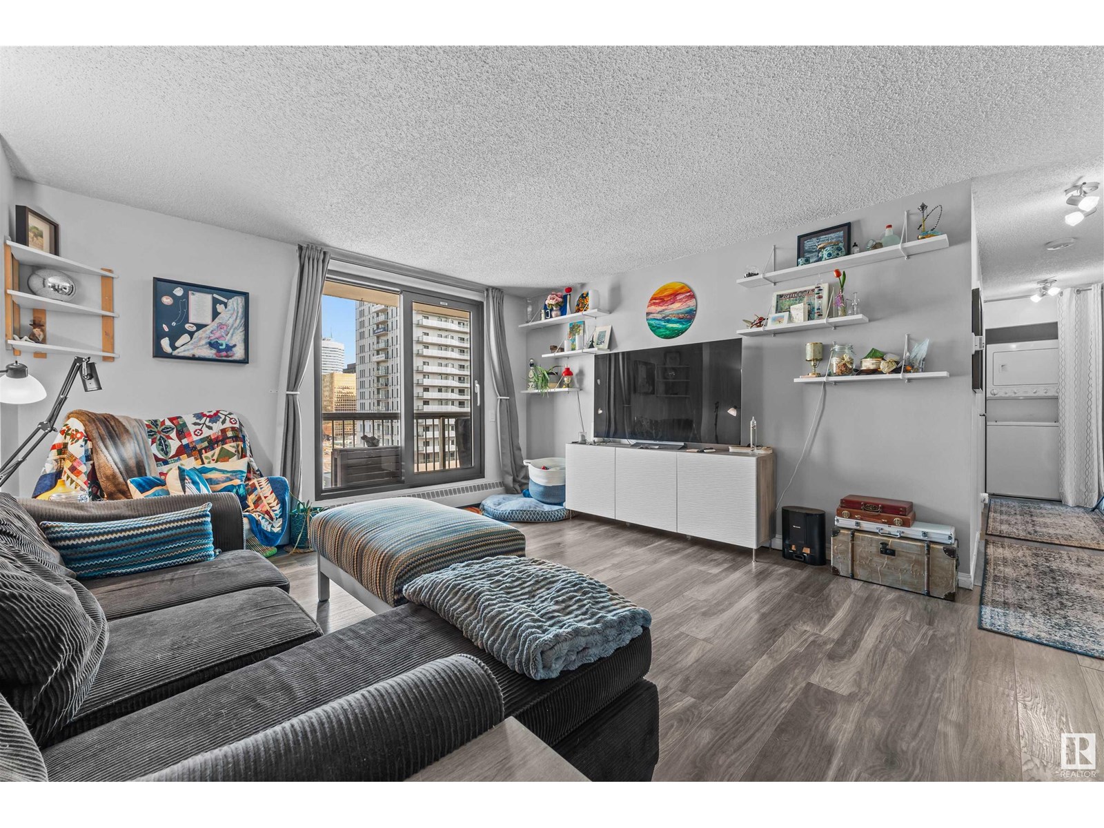 Photo 11 of 901 10145 109 St Nw, Edmonton AB