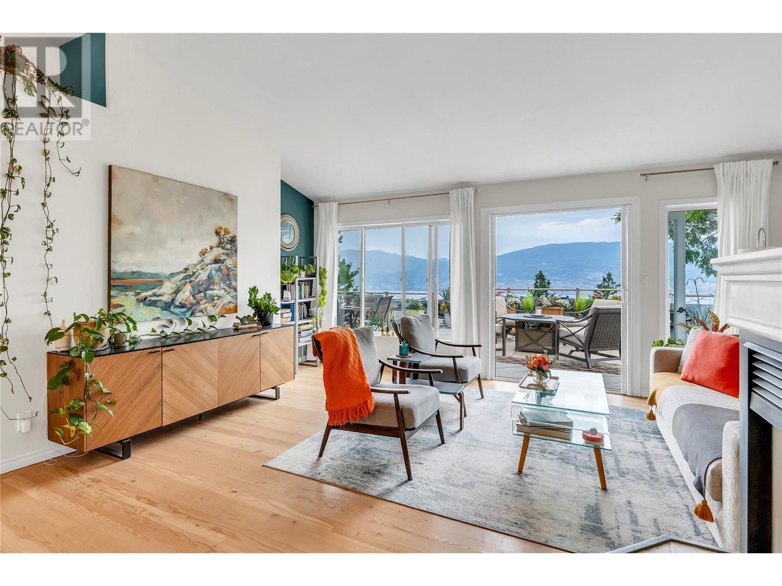 12018 Trayler Place, Summerland