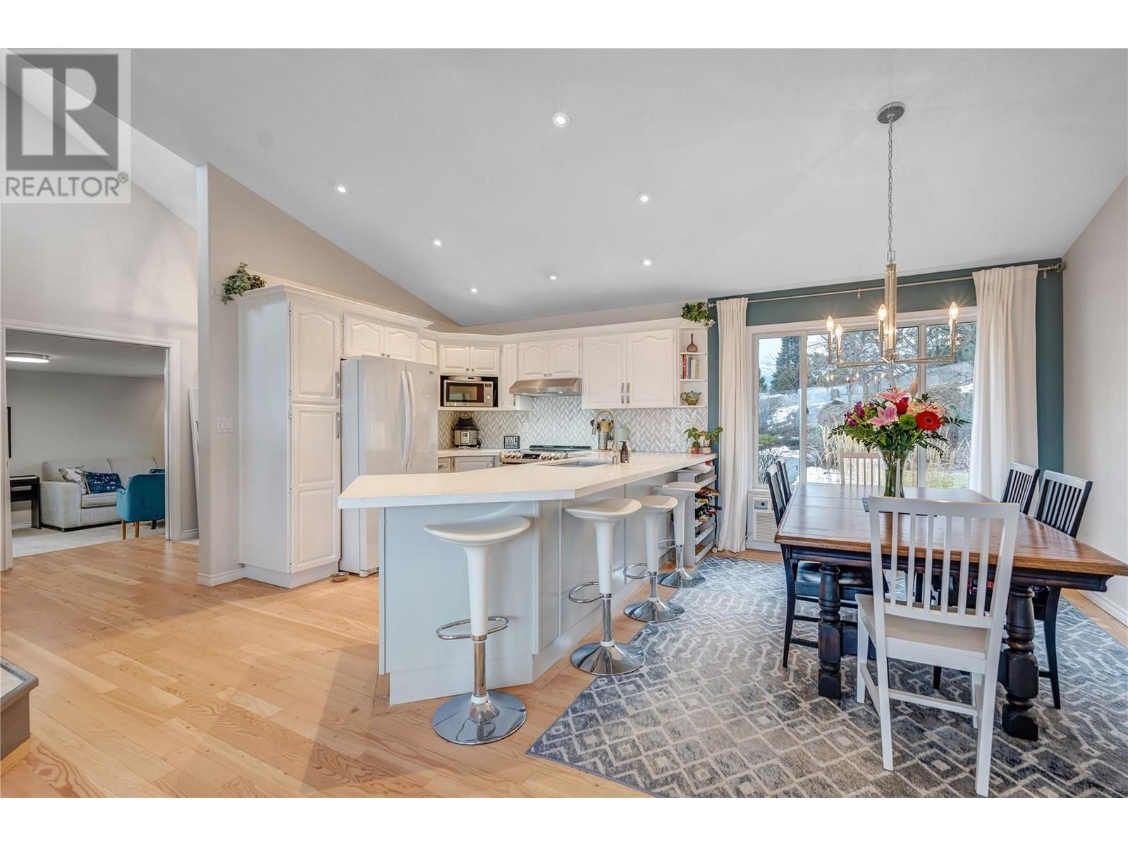 12018 Trayler Place, Summerland