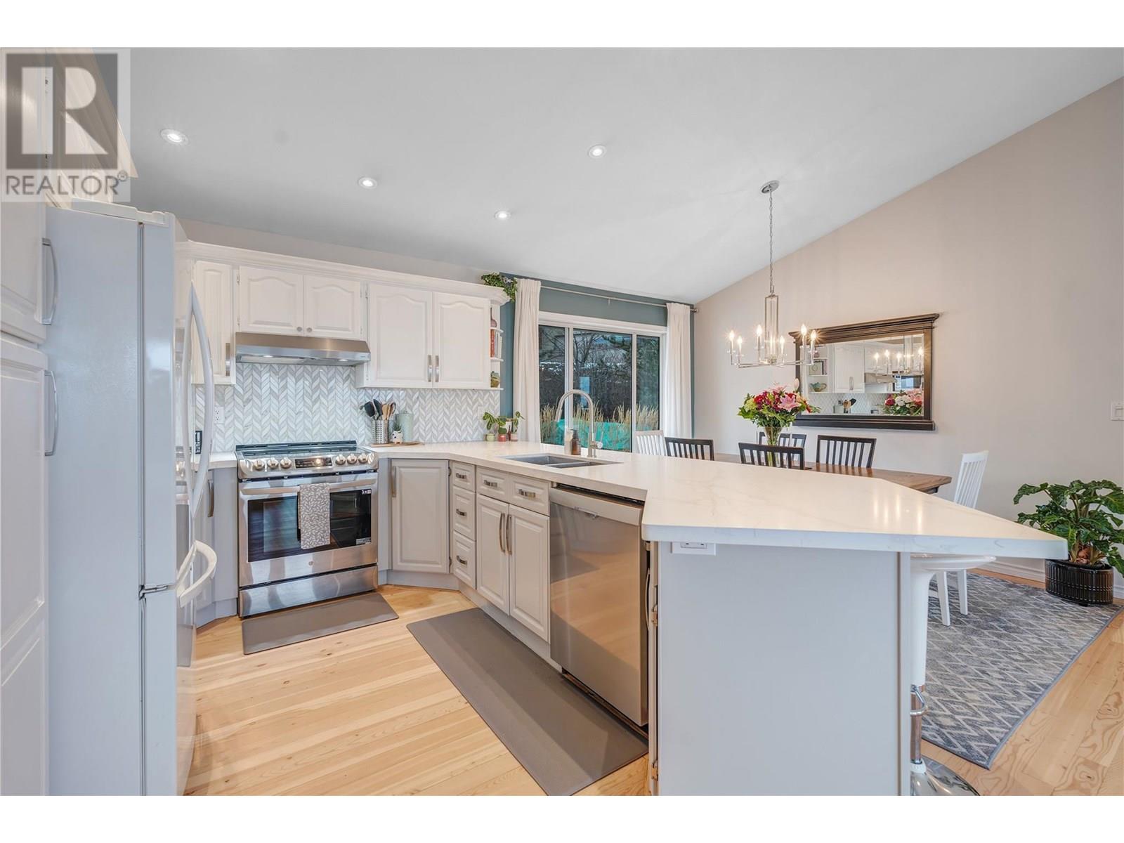 12018 Trayler Place, Summerland