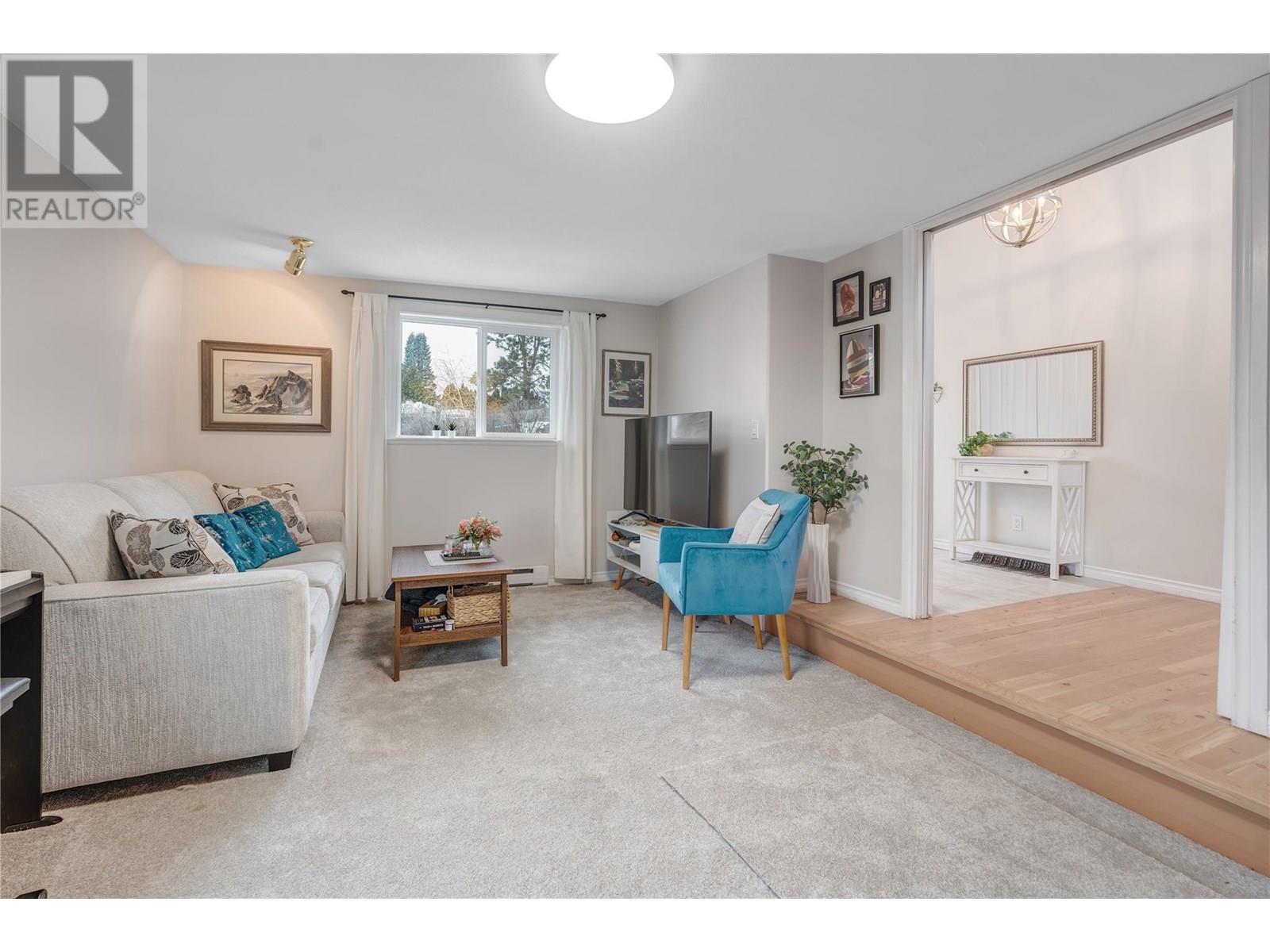 12018 Trayler Place, Summerland