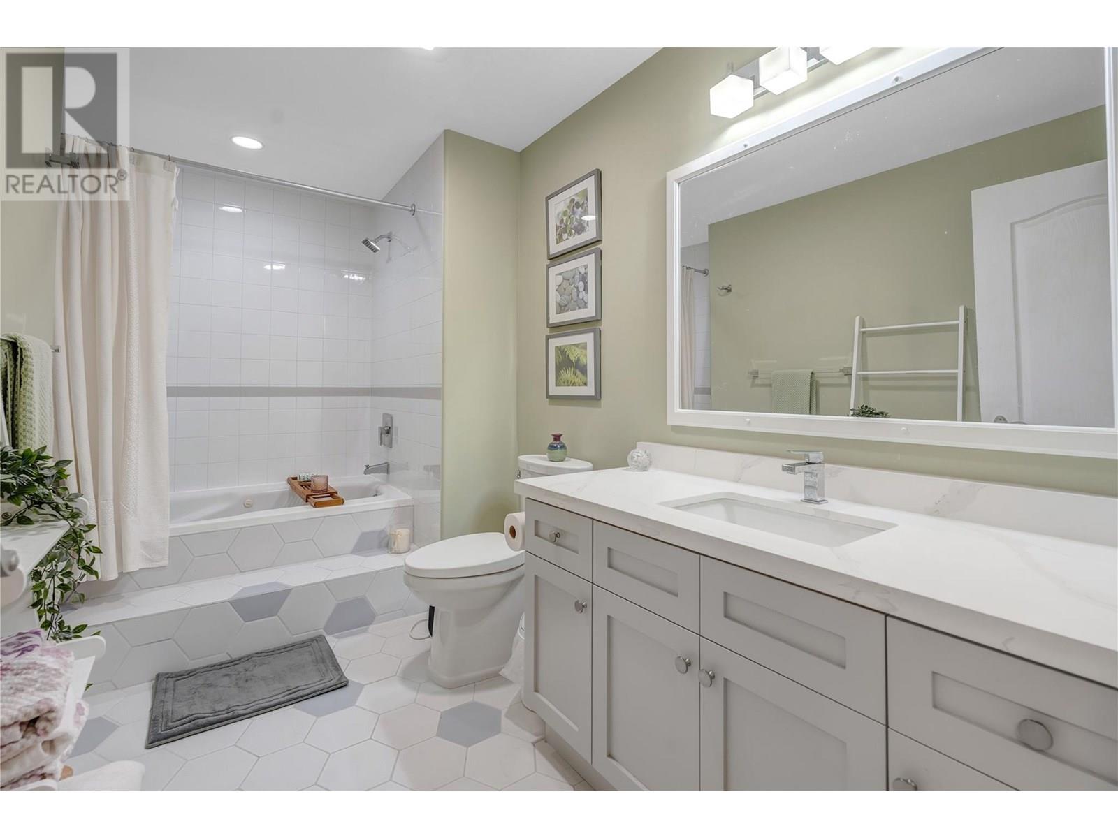 12018 Trayler Place, Summerland