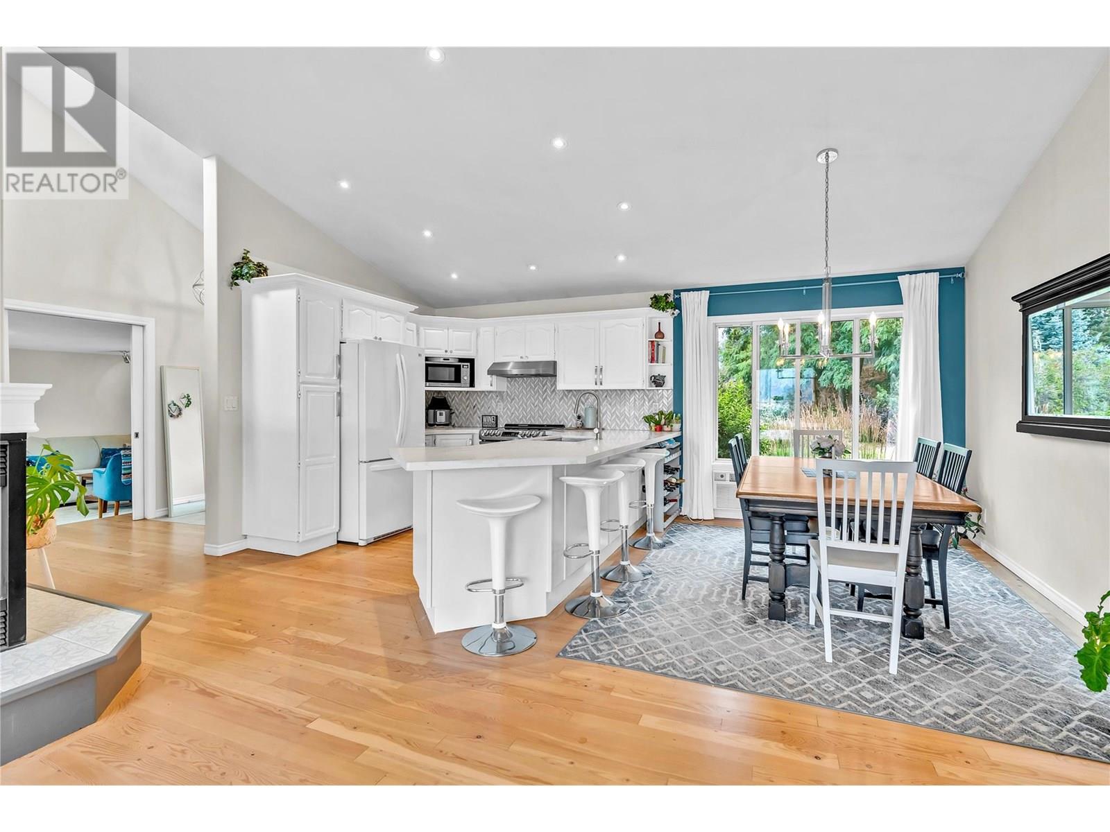 12018 Trayler Place, Summerland