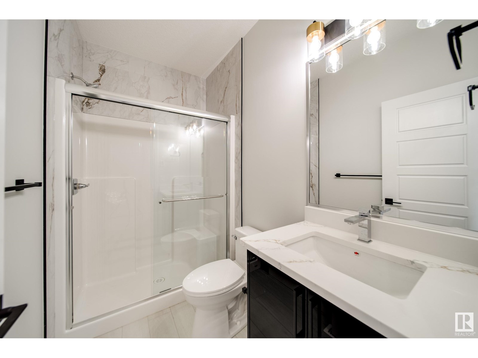 Photo 20 of 8811 183 Av Nw, Edmonton AB