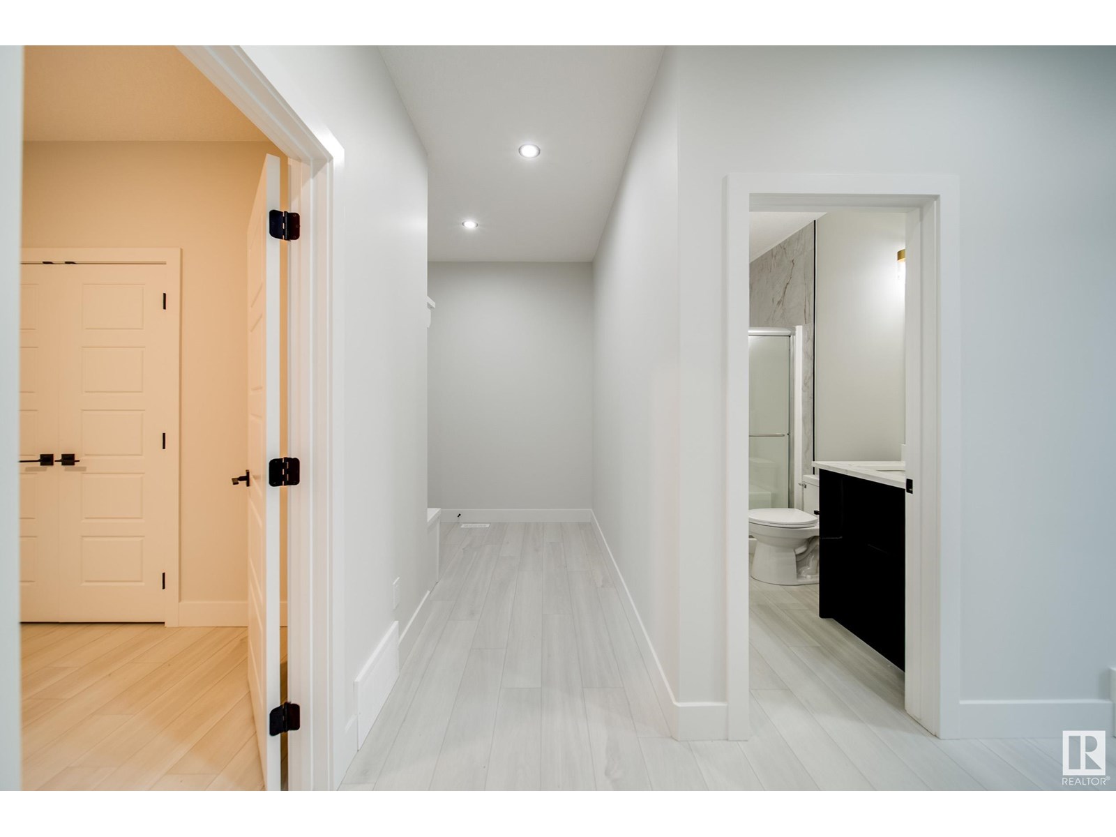 Photo 4 of 8811 183 Av Nw, Edmonton AB