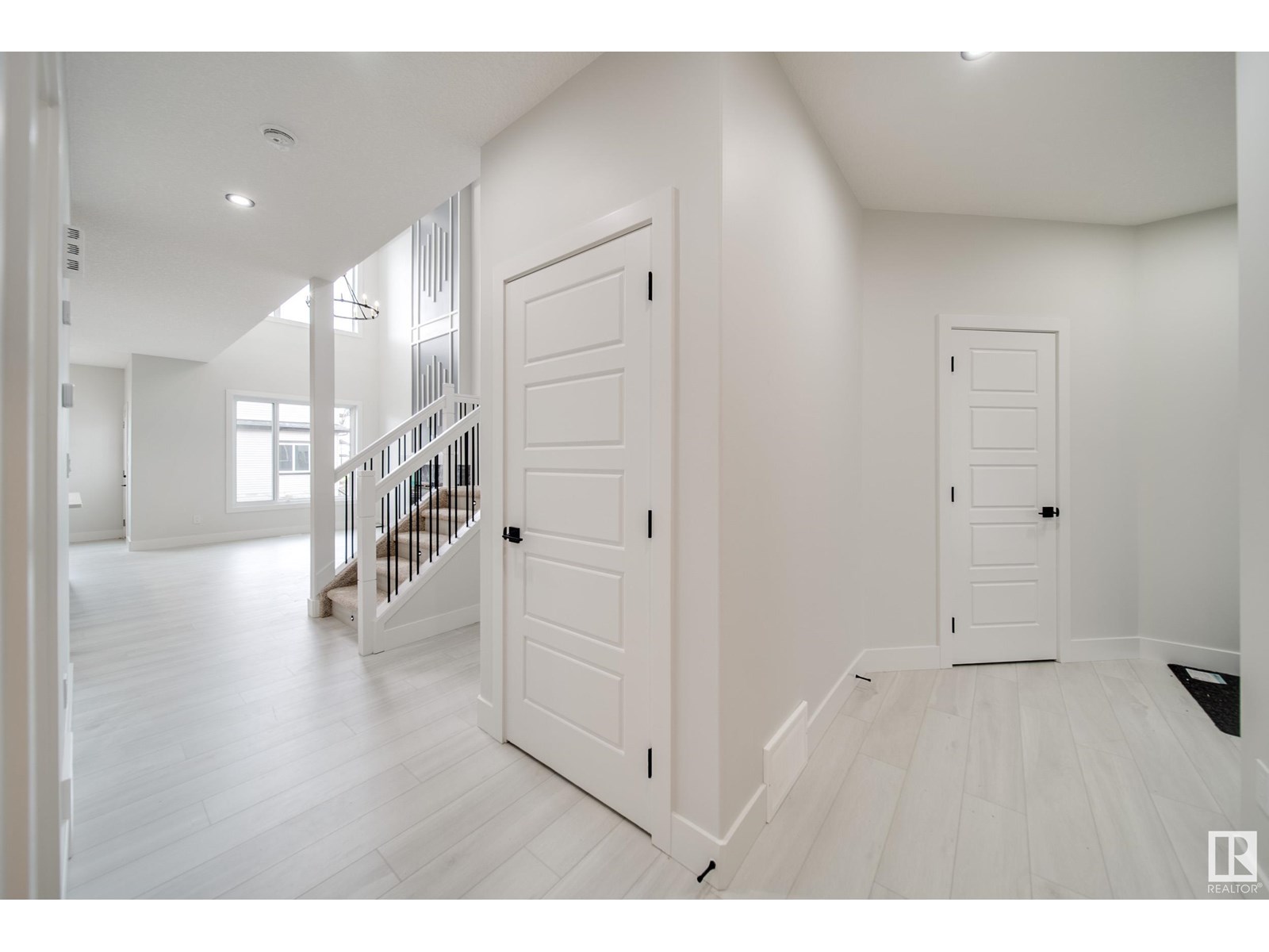 Photo 3 of 8811 183 Av Nw, Edmonton AB