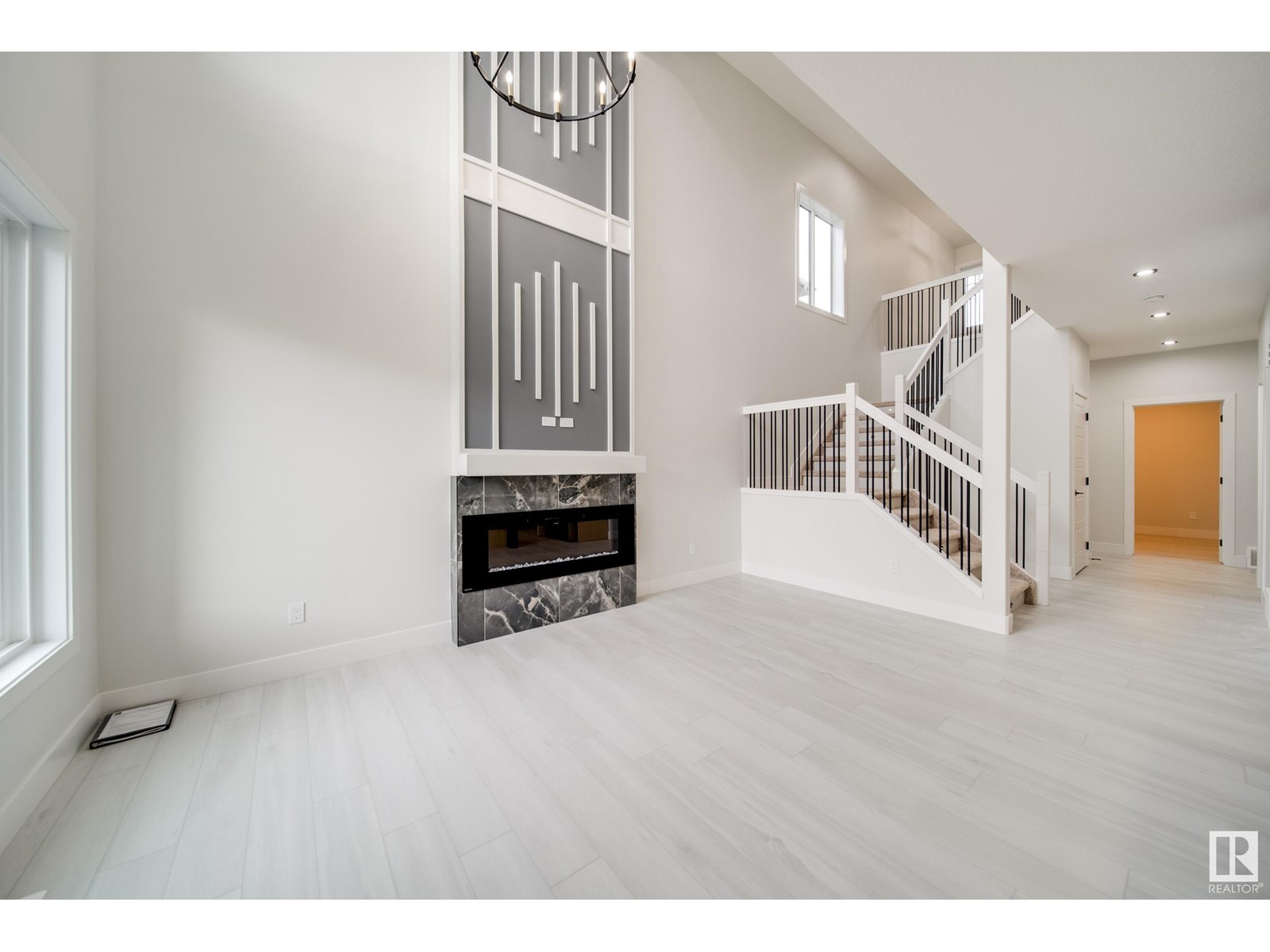 Photo 17 of 8811 183 Av Nw, Edmonton AB