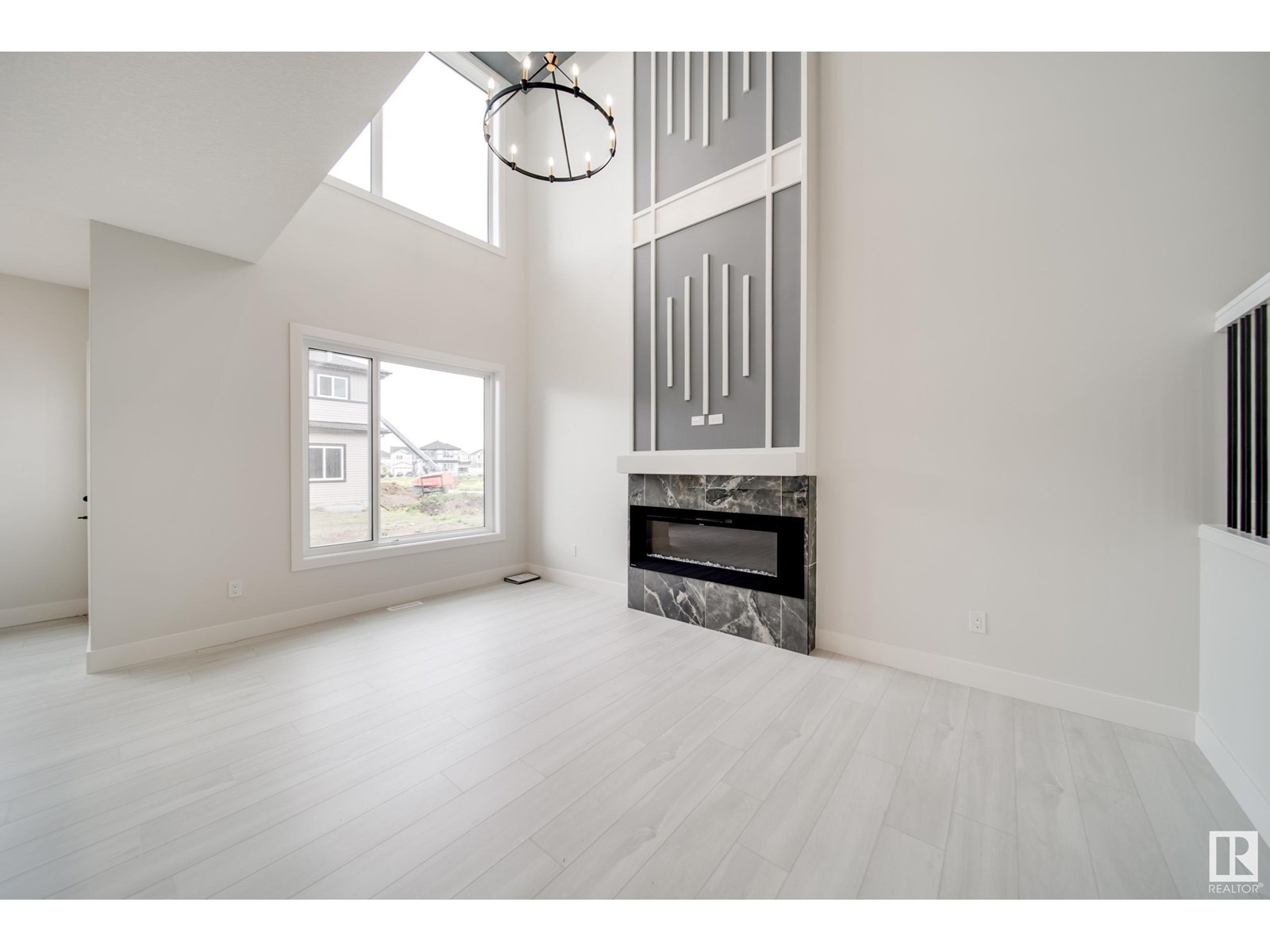 Photo 16 of 8811 183 Av Nw, Edmonton AB