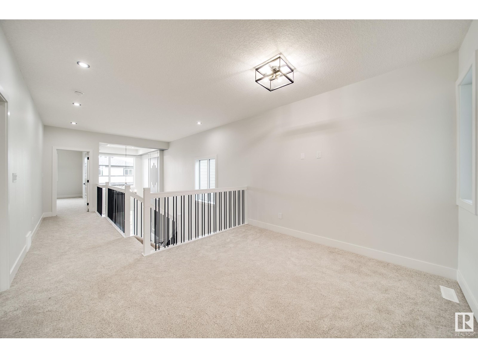 Photo 21 of 8811 183 Av Nw, Edmonton AB