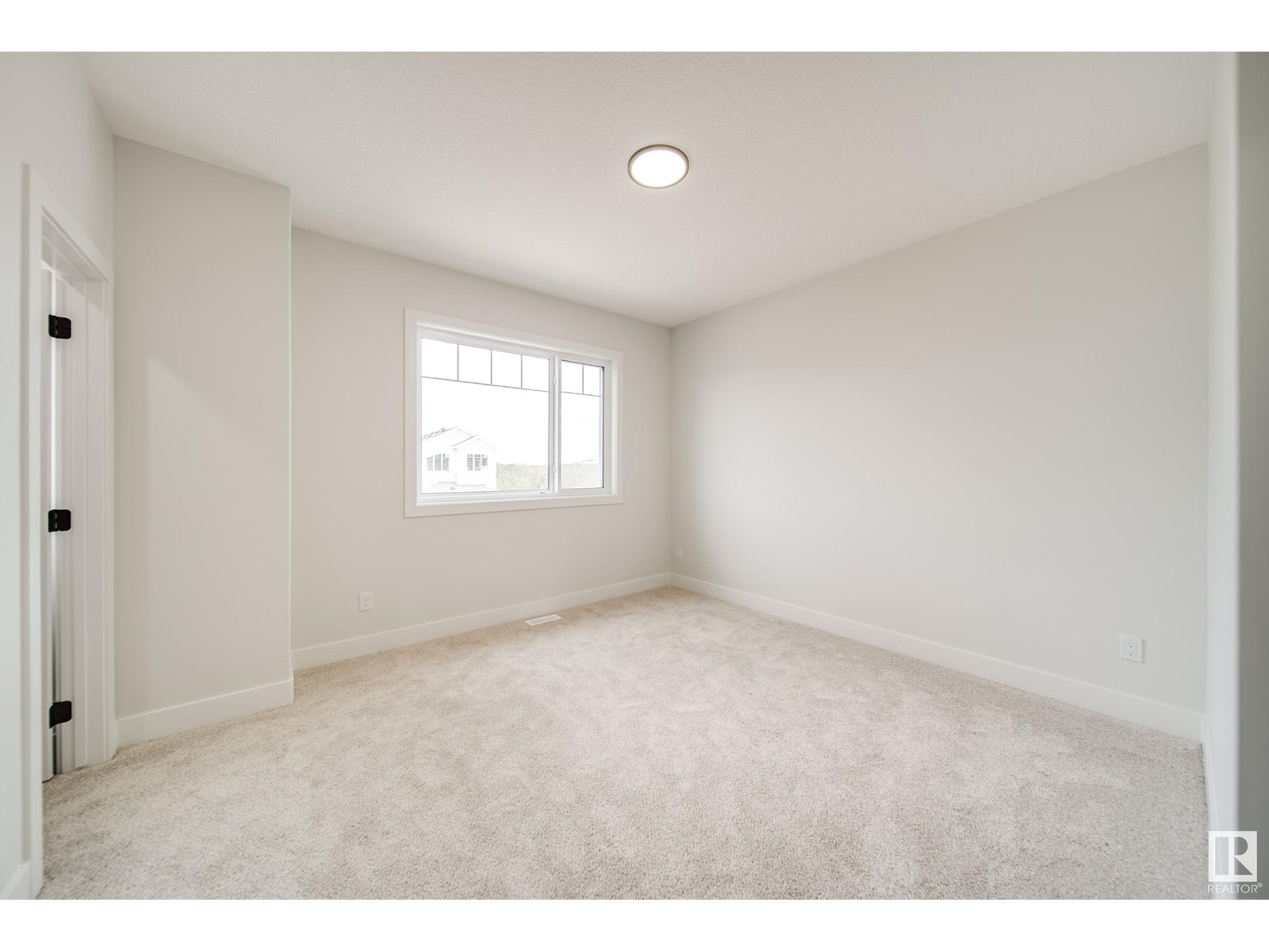 Photo 32 of 8811 183 Av Nw, Edmonton AB