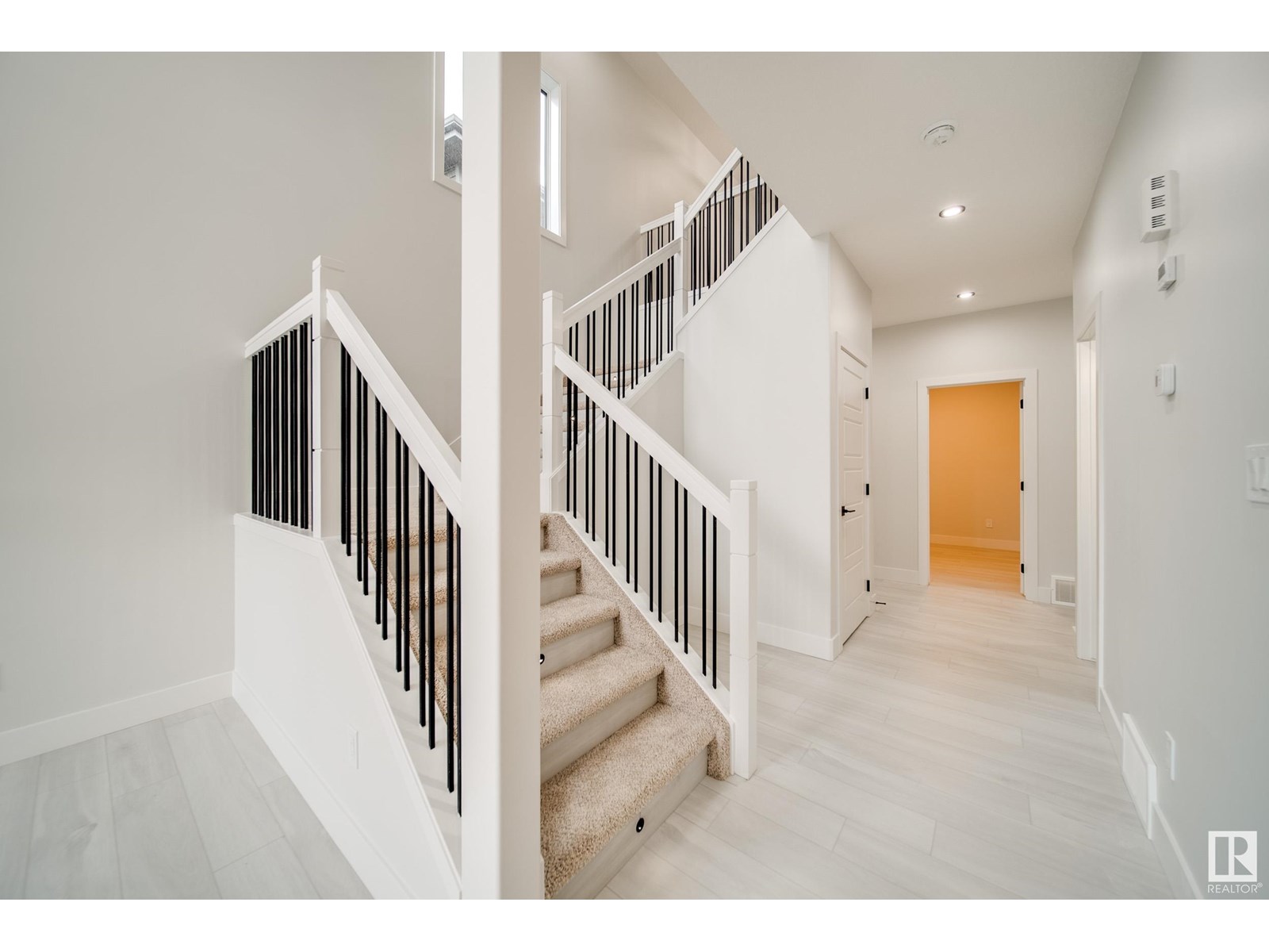 Photo 5 of 8811 183 Av Nw, Edmonton AB
