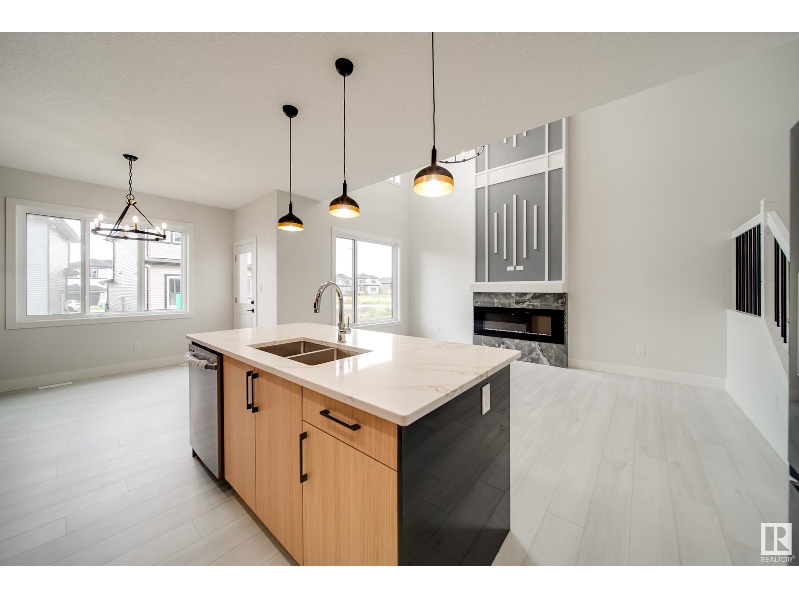 Photo 13 of 8811 183 Av Nw, Edmonton AB