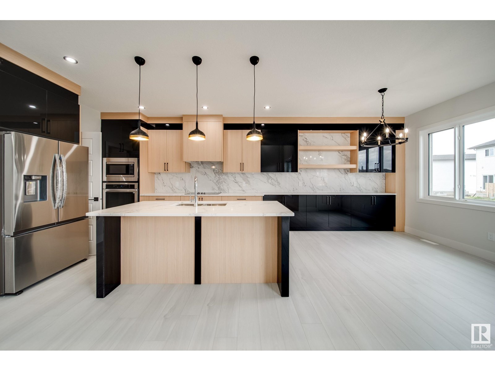 Photo 9 of 8811 183 Av Nw, Edmonton AB