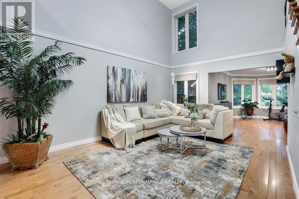 Photo 11 of 61 Wycliffe Street, Ottawa ON