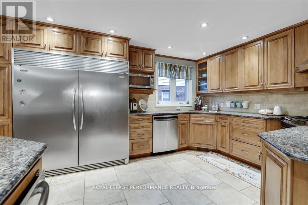 Photo 16 of 61 Wycliffe Street, Ottawa ON