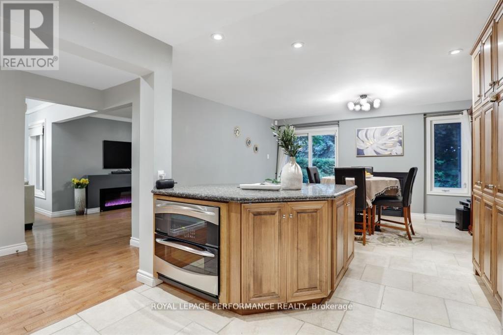 Photo 17 of 61 Wycliffe Street, Ottawa ON
