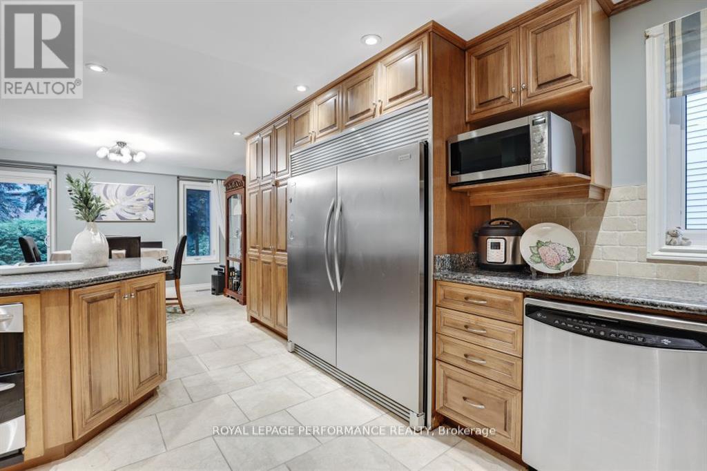 Photo 19 of 61 Wycliffe Street, Ottawa ON