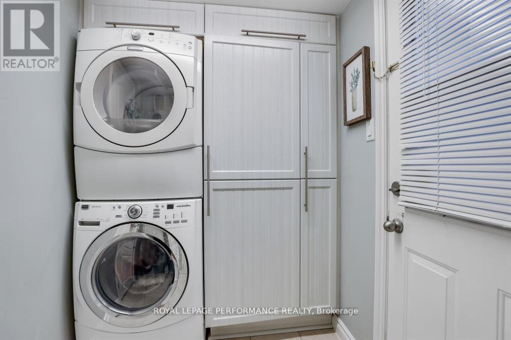 Photo 24 of 61 Wycliffe Street, Ottawa ON