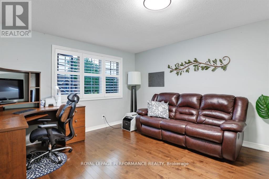 Photo 28 of 61 Wycliffe Street, Ottawa ON