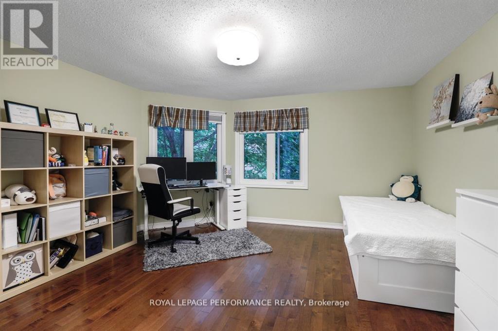Photo 34 of 61 Wycliffe Street, Ottawa ON