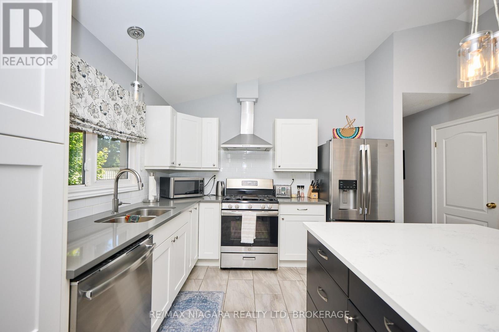 Photo 3 of 210 Gorham Road, Fort Erie ON