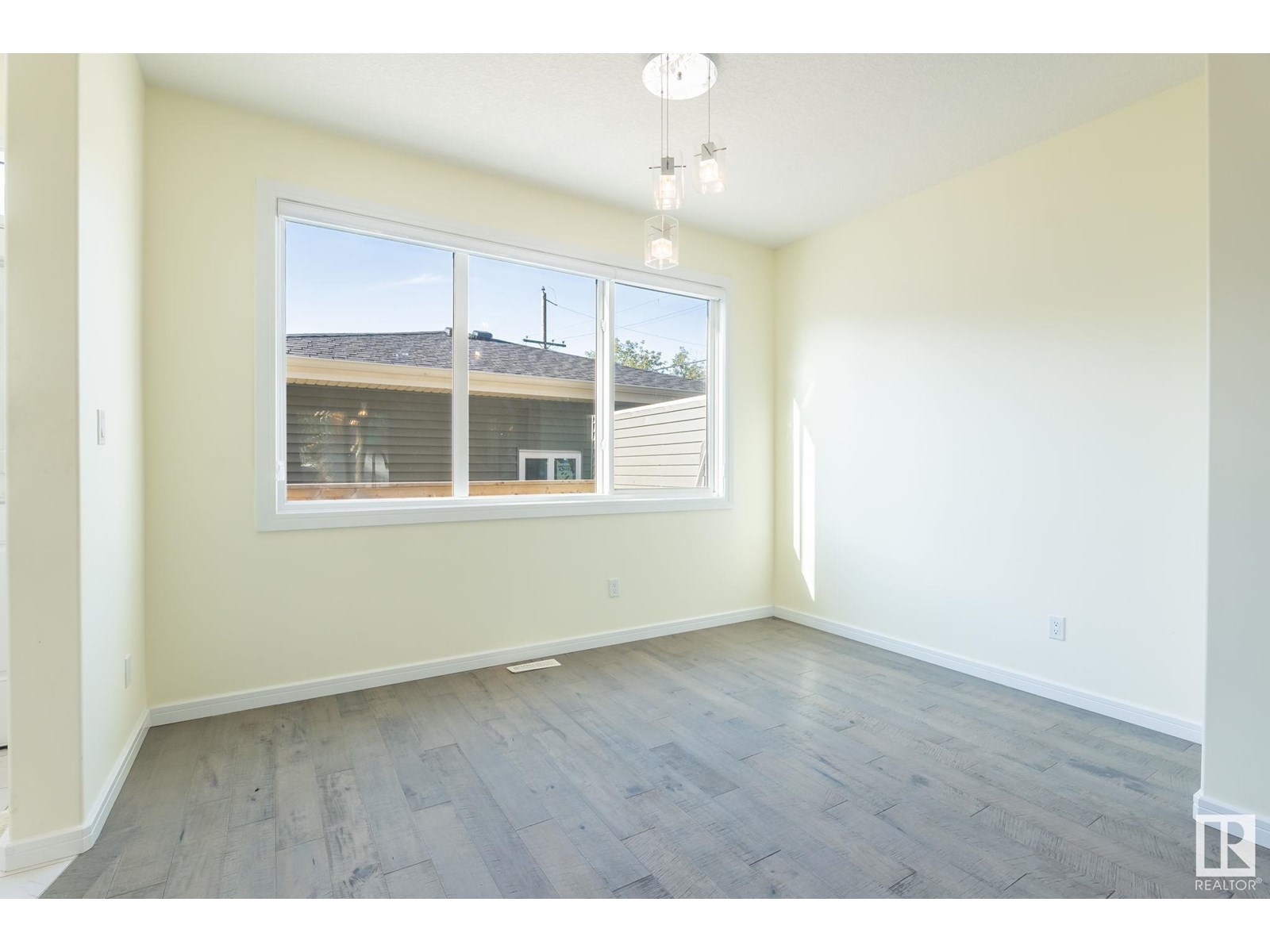Photo 9 of 10576 62 Av Nw Nw, Edmonton AB