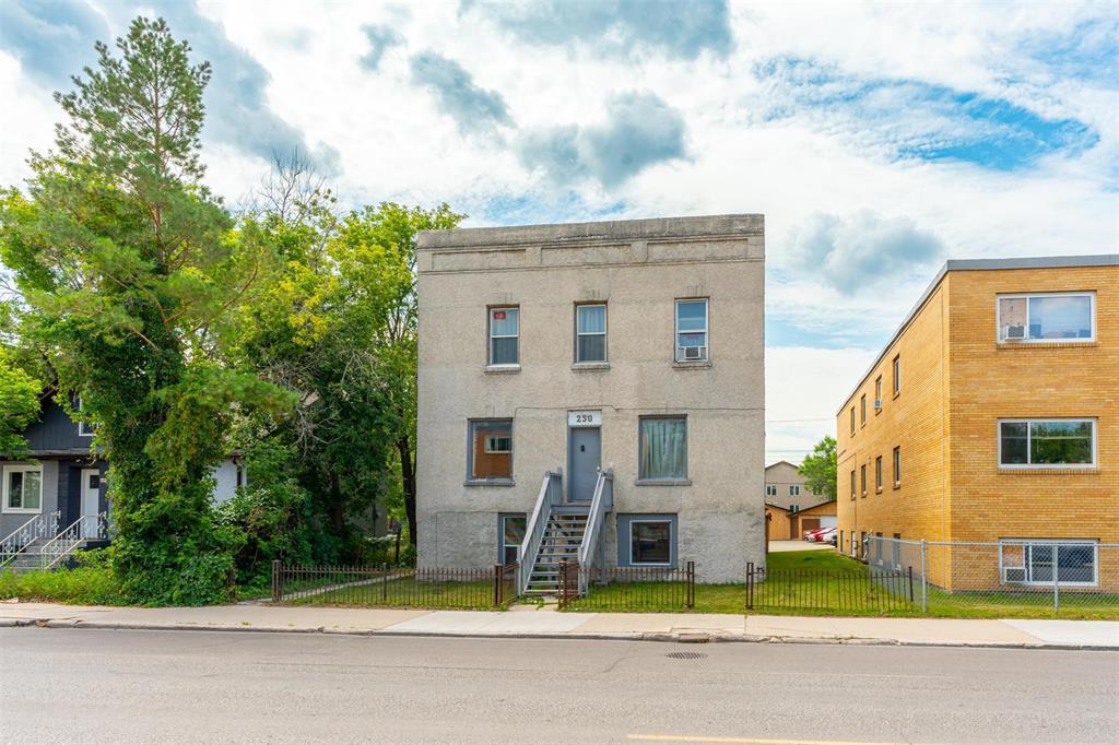 Photo 1 of 250 Talbot Avenue, Winnipeg MB