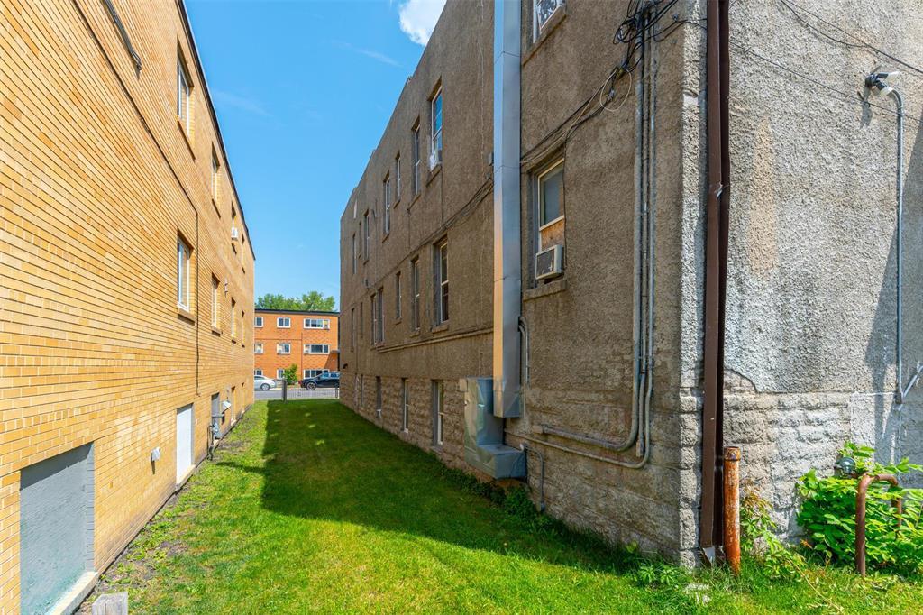 Photo 6 of 250 Talbot Avenue, Winnipeg MB