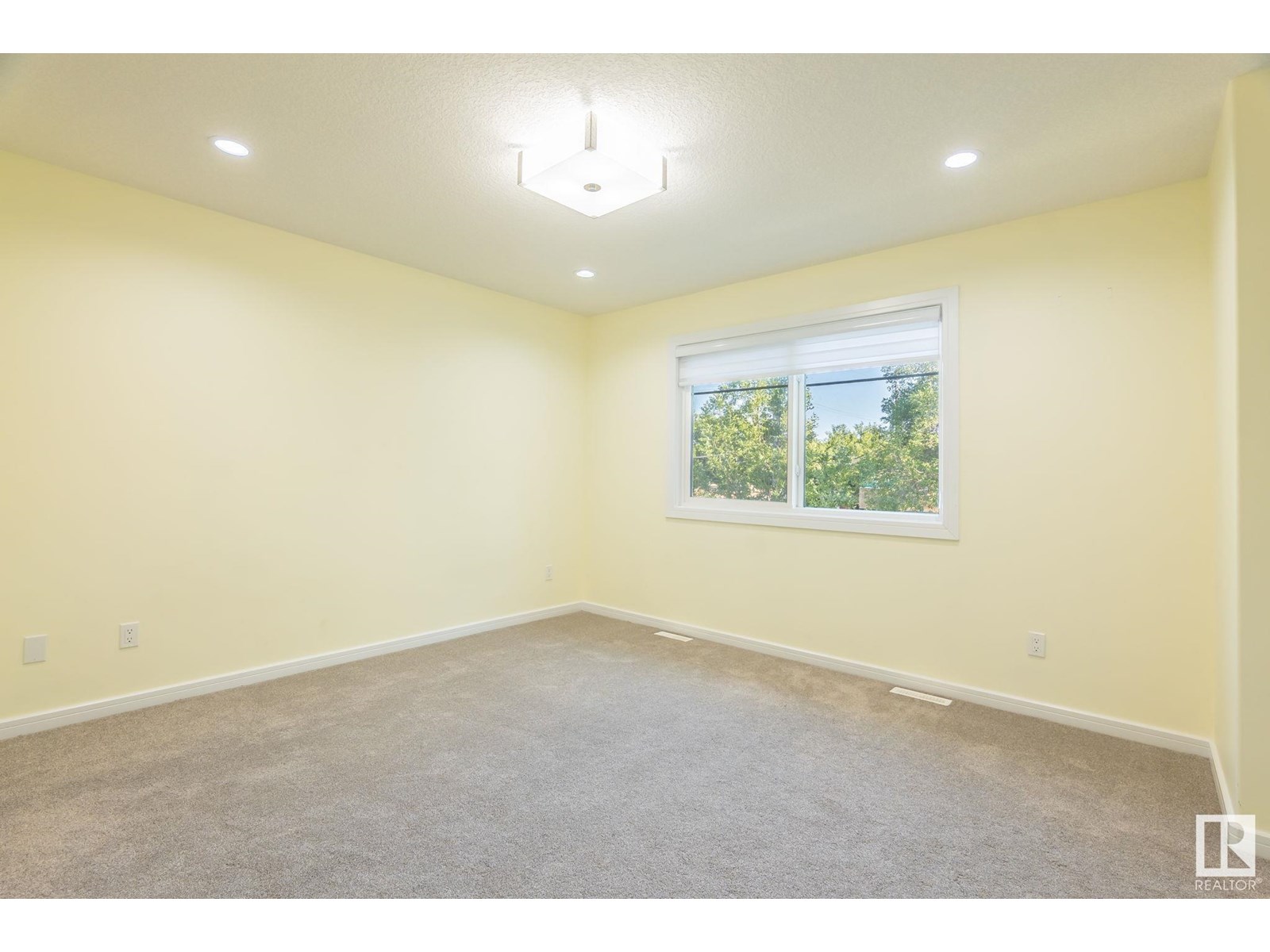 Photo 12 of 10576 62 Av Nw Nw, Edmonton AB