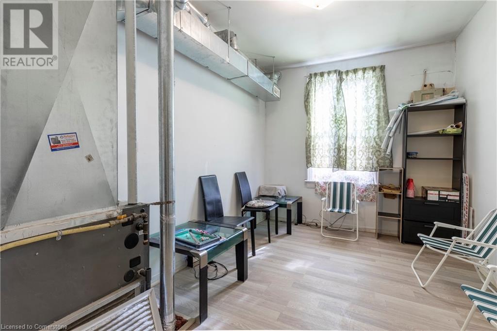 Photo 13 of 227 Wellington Street N, Hamilton ON