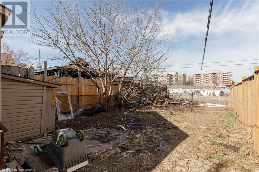 Photo 10 of 227 Wellington Street N, Hamilton ON