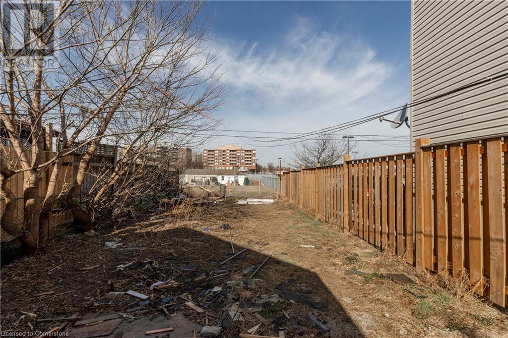 Photo 30 of 227 Wellington Street N, Hamilton ON