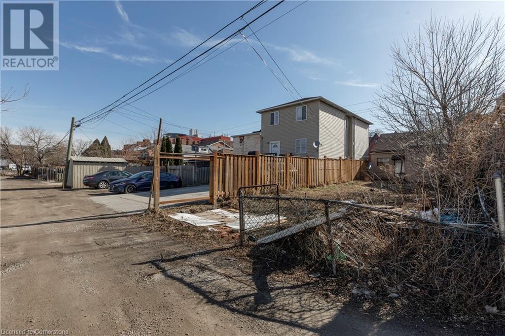 Photo 12 of 227 Wellington Street N, Hamilton ON