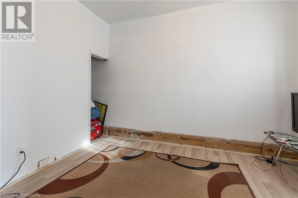 Photo 35 of 227 Wellington Street N, Hamilton ON