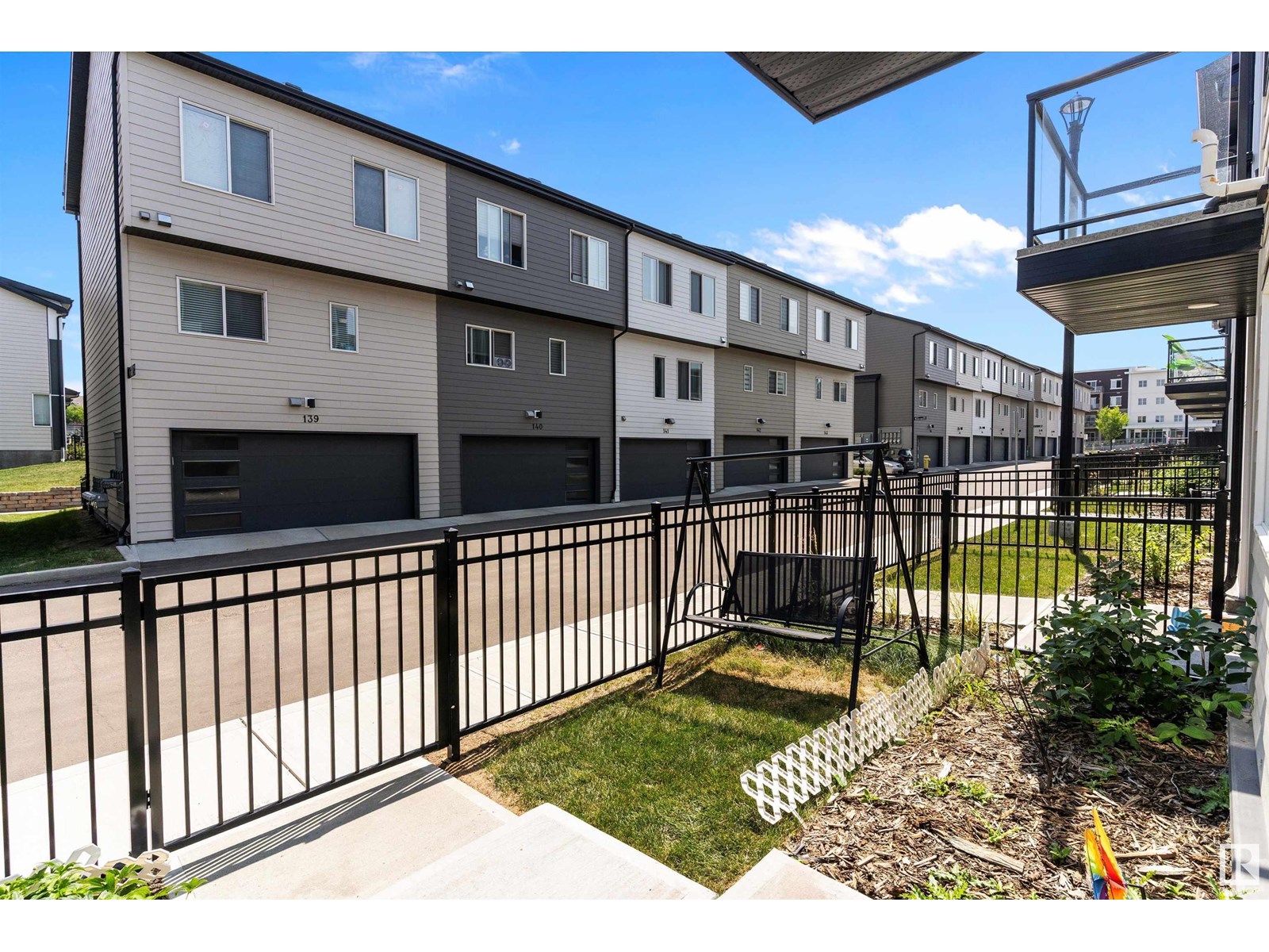 Photo 3 of 162 804 Welsh Dr Sw, Edmonton AB