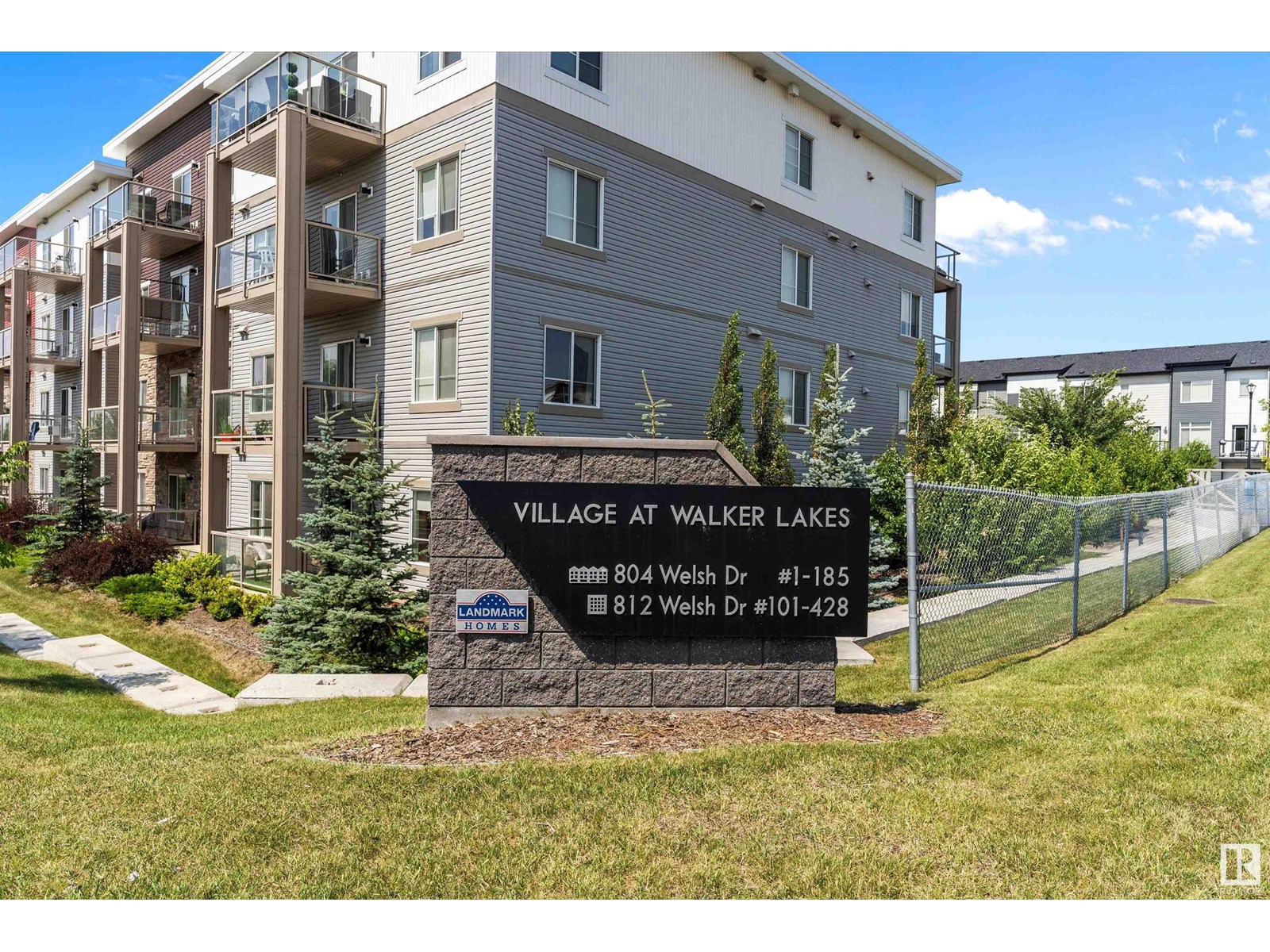 Photo 2 of 162 804 Welsh Dr Sw, Edmonton AB