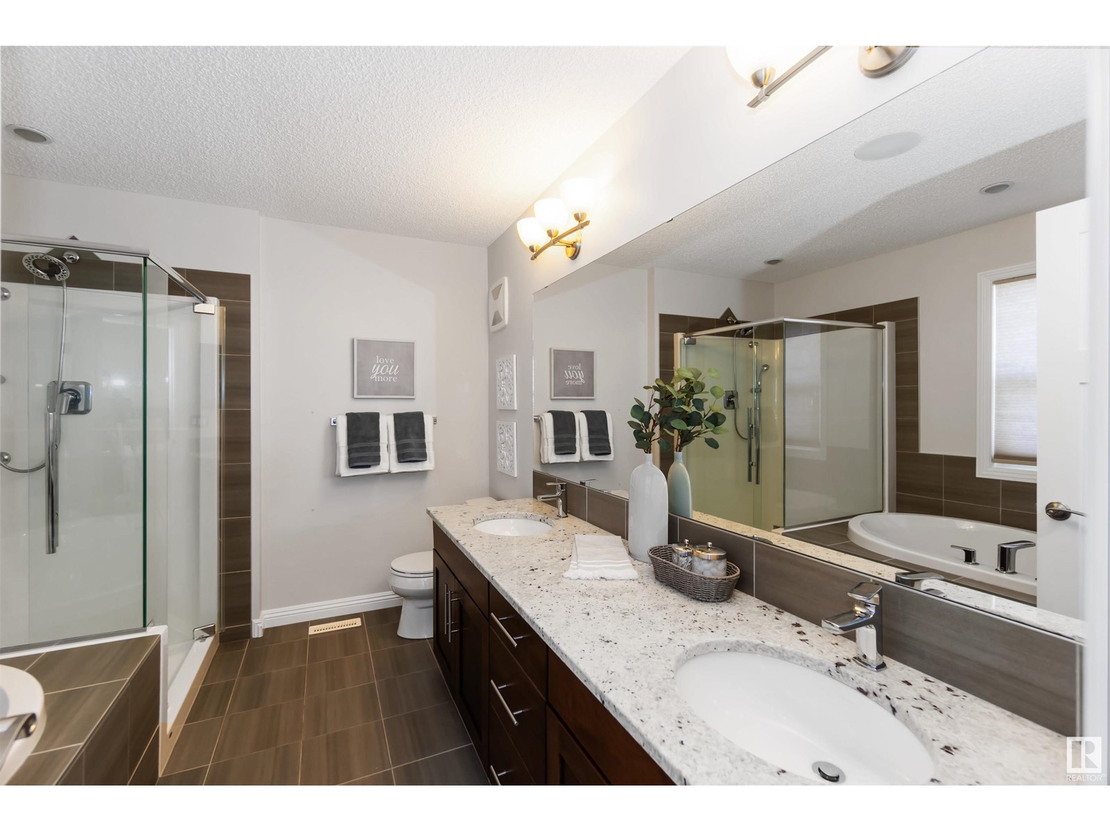 Photo 21 of 5321 Schonsee Dr Nw Nw, Edmonton AB