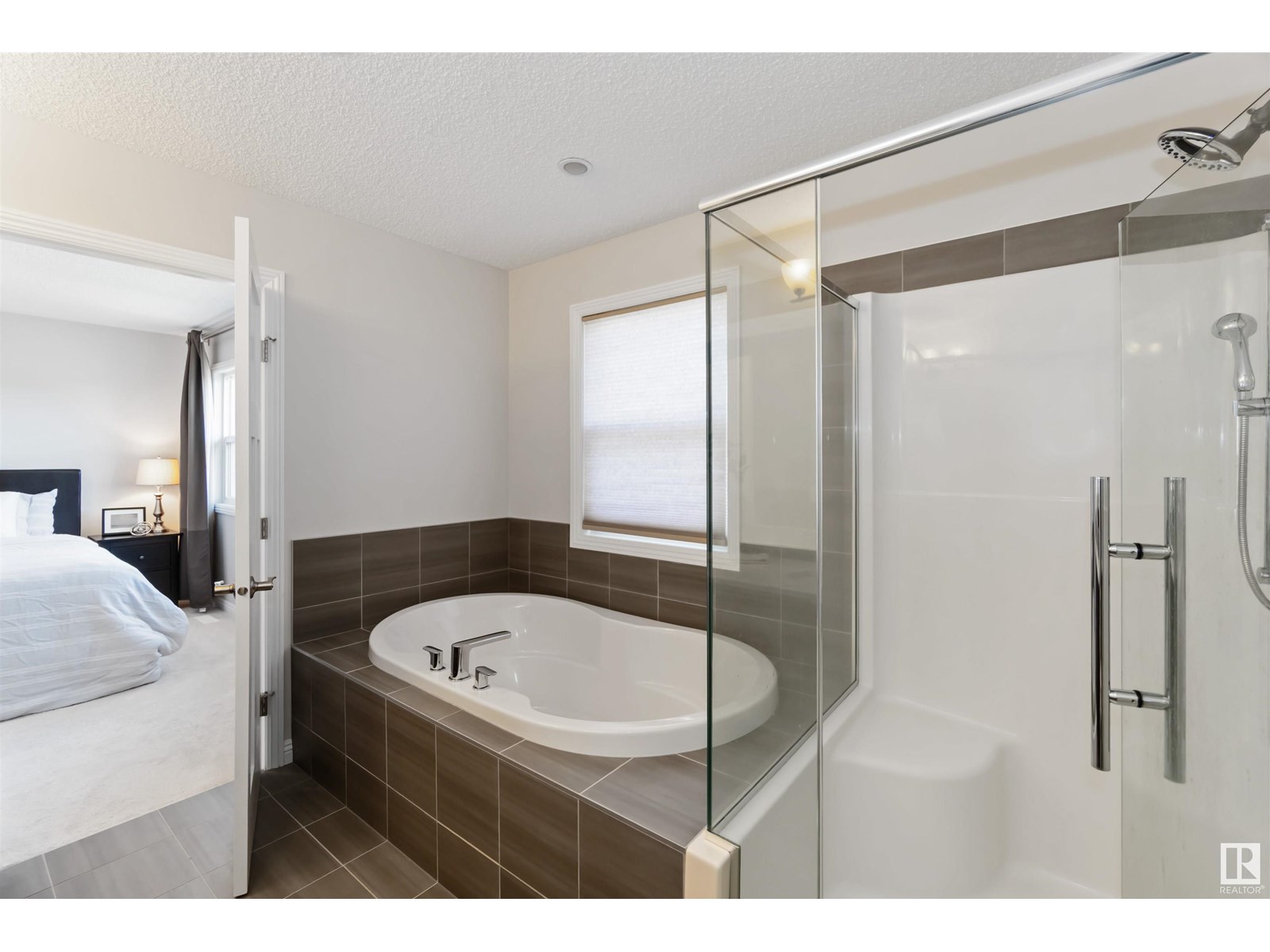 Photo 28 of 5321 Schonsee Dr Nw Nw, Edmonton AB