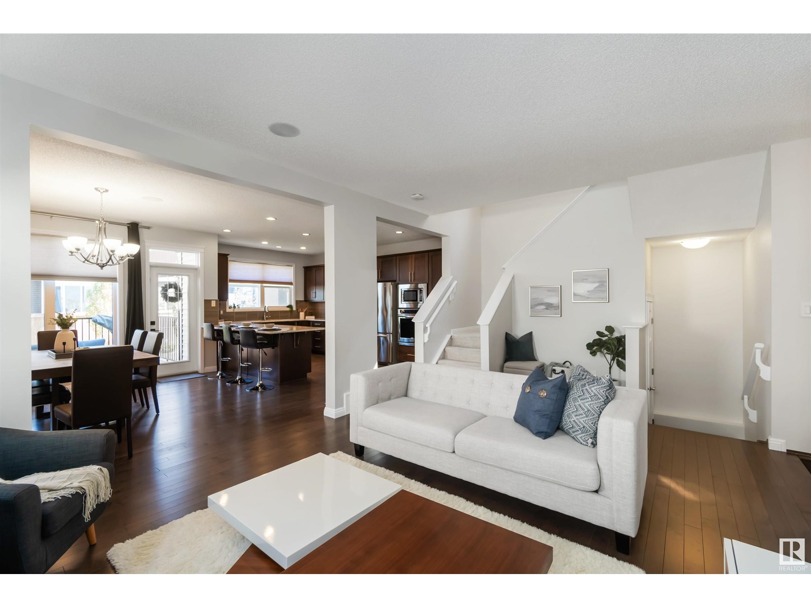 Photo 18 of 5321 Schonsee Dr Nw Nw, Edmonton AB