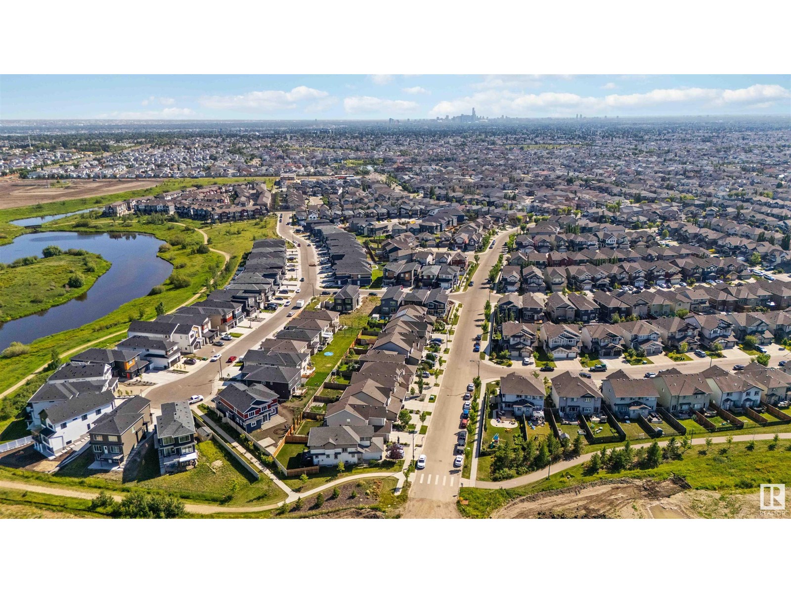 Photo 4 of 5321 Schonsee Dr Nw Nw, Edmonton AB