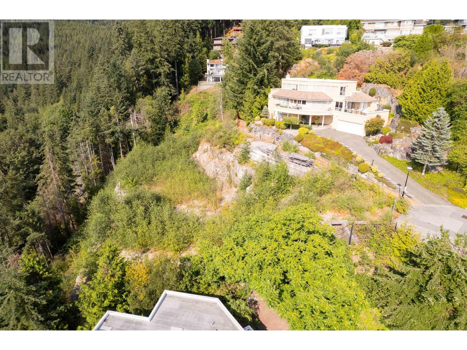 Photo 8 of 4783 Westwood Place, West Vancouver BC