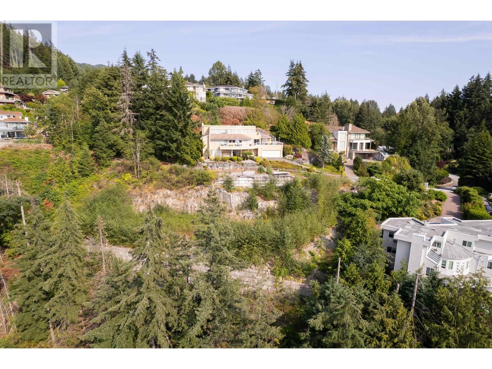 Photo 12 of 4783 Westwood Place, West Vancouver BC